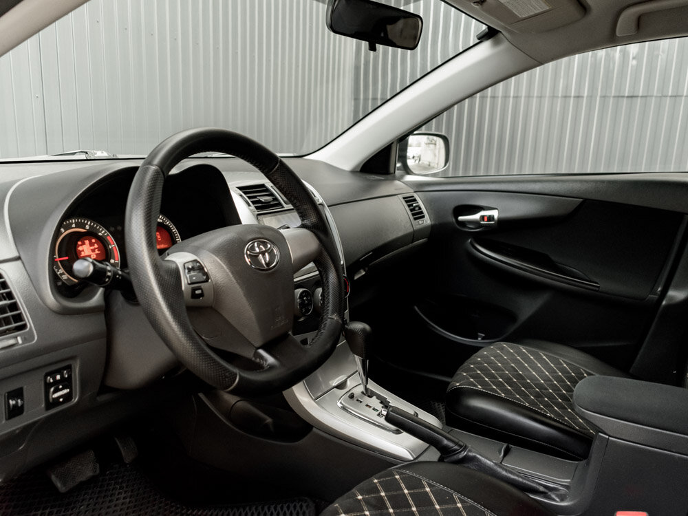 Купить Toyota Corolla 1.6 AT (124 л.с.), 2011 в Екатеренбурге
