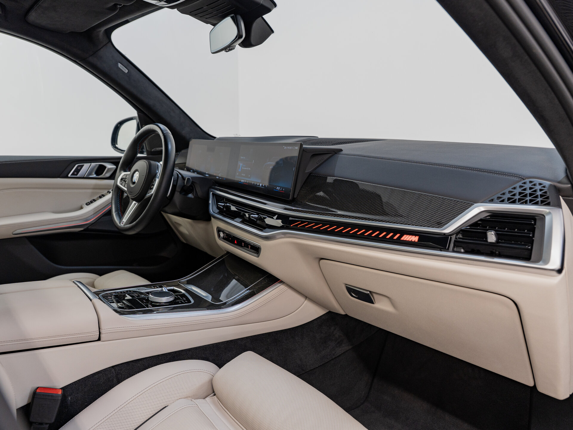 Автомобиль BMW X5 M60i 4.4 AT (530 л.с.) 4WD - 11