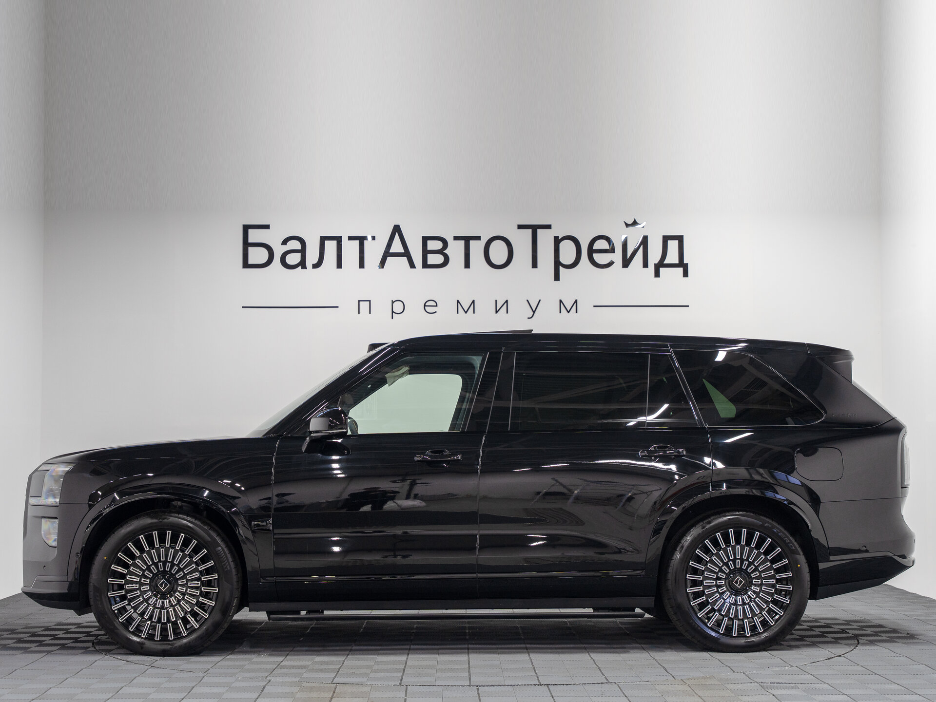 Автомобиль Zeekr 9X 55 kWh (до 3.5 т) 2.0hyb AT (898 л.с.) 4WD - 13