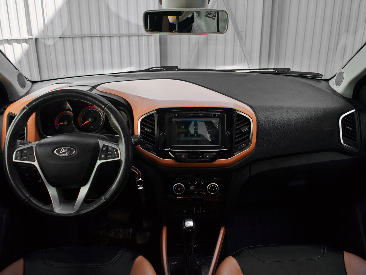 Купить Lada (ВАЗ) XRAY Cross 1.6 CVT (113 л.с.), 2019 в Екатеренбурге