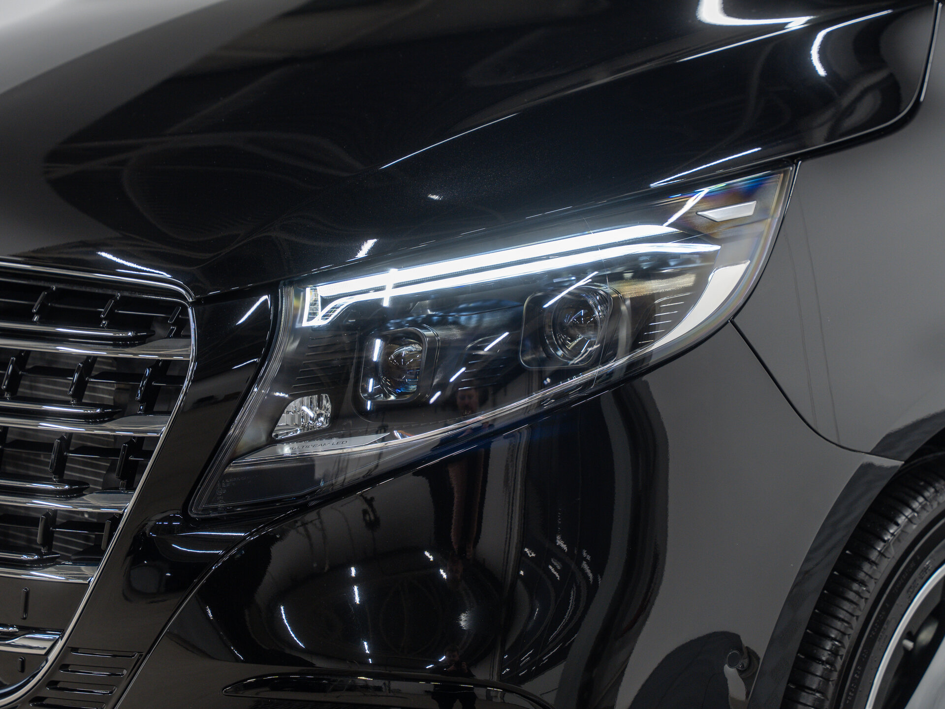 Автомобиль Mercedes-Benz V-Класс 300 экстра длинный 2.0 AT (231 л.с.) - 2