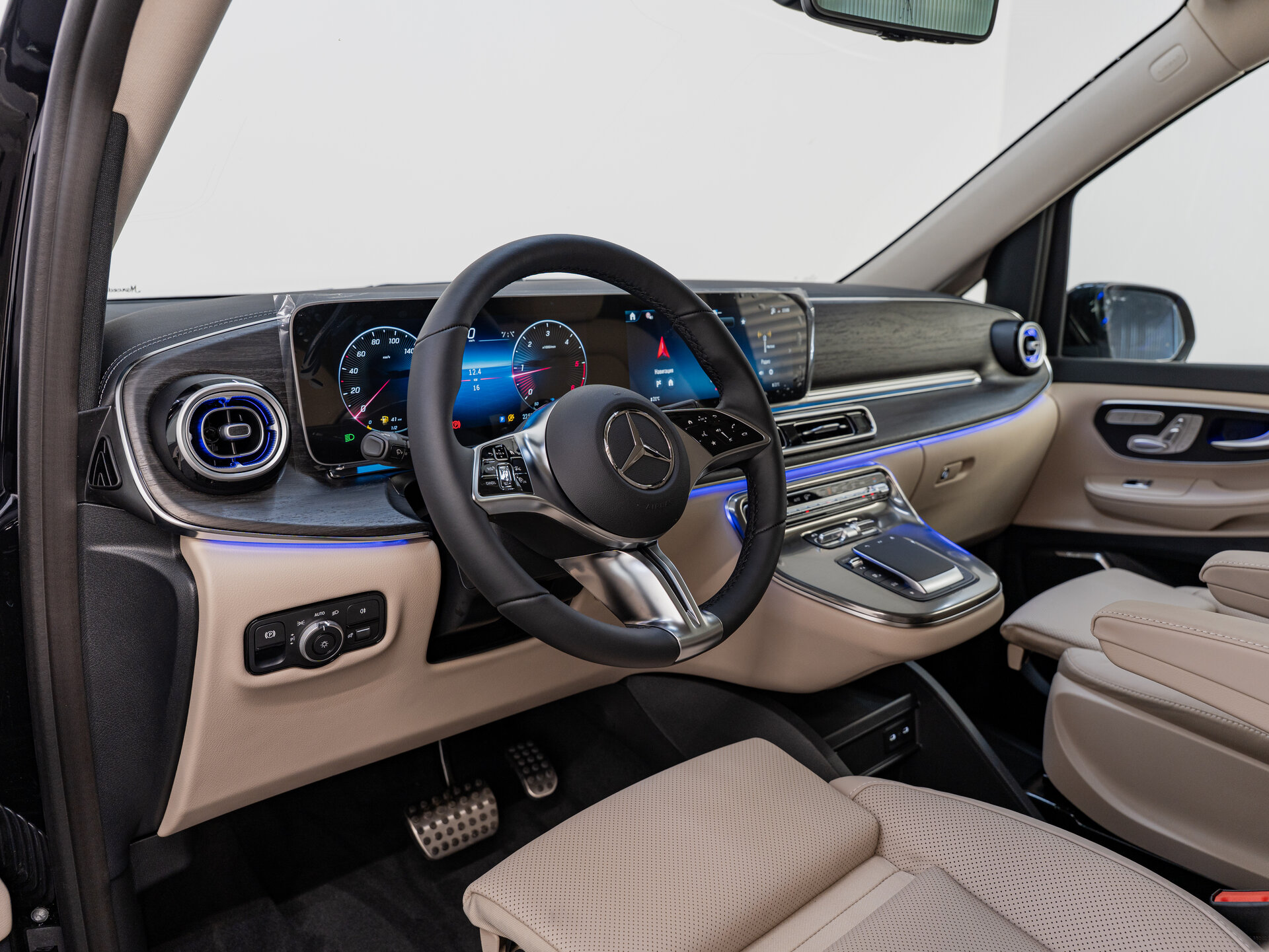 Автомобиль Mercedes-Benz V-Класс 300 d экстра длинный 2.0d AT (237 л.с.) 4WD - 10