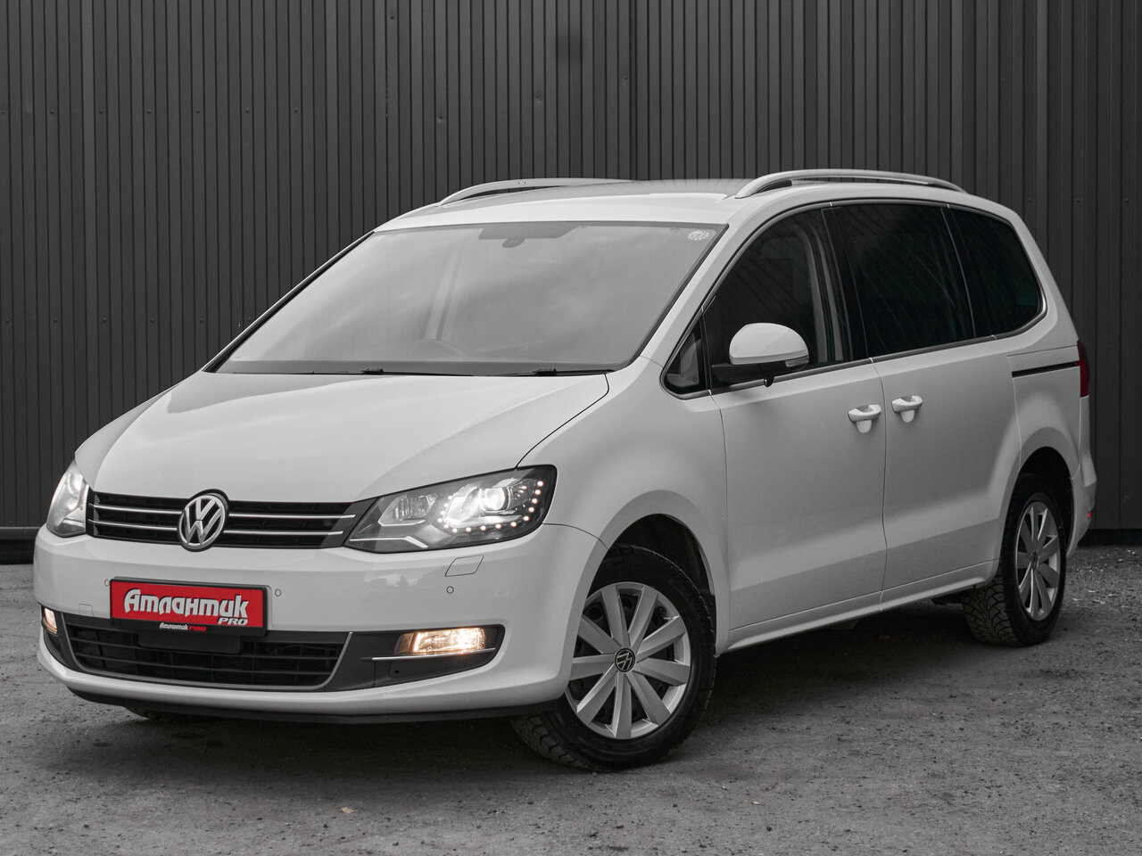 Купить Volkswagen Sharan 1.4 AMT (150 л.с.), 2011 в Екатеренбурге