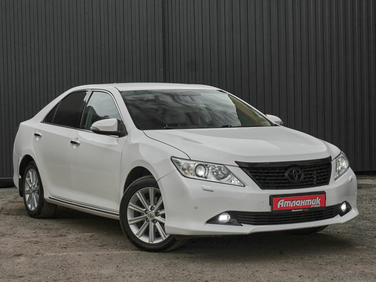 Купить Toyota Camry 3.5 AT (249 л.с.), 2014 в Екатеренбурге