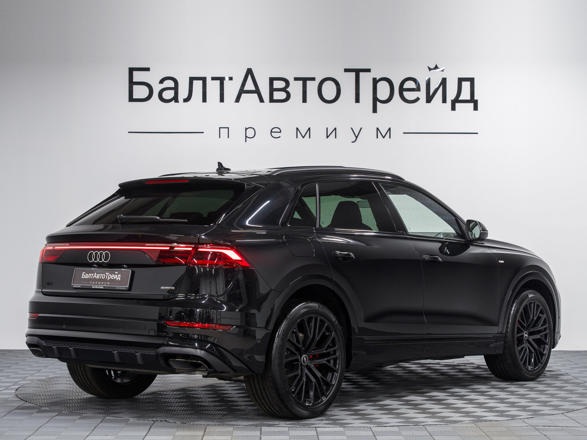 Автомобиль Audi Q8 45 TDI 3.0d AT (231 л.с.) 4WD - 7