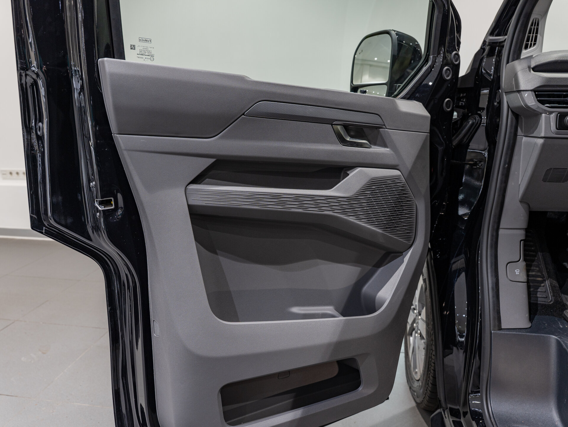 Автомобиль Volkswagen Caravelle 2.0d AT (170 л.с.) 4WD - 12