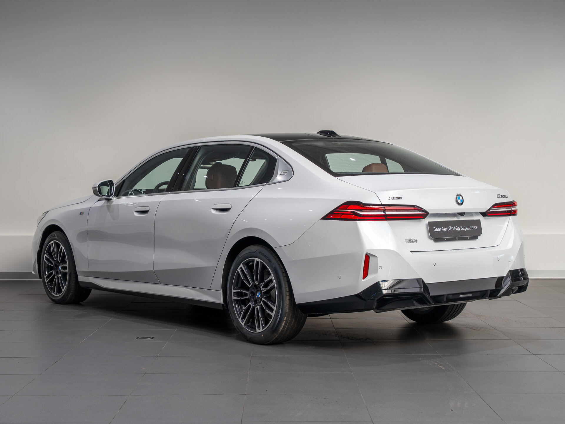 Автомобиль BMW 5 серии 530Li xDrive 2.0 AT (258 л.с.) 4WD - 7