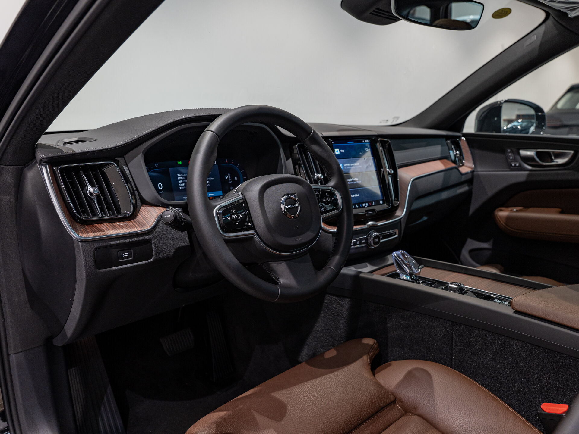 Автомобиль Volvo XC60 2.0 AT (250 л.с.) 4WD - 9