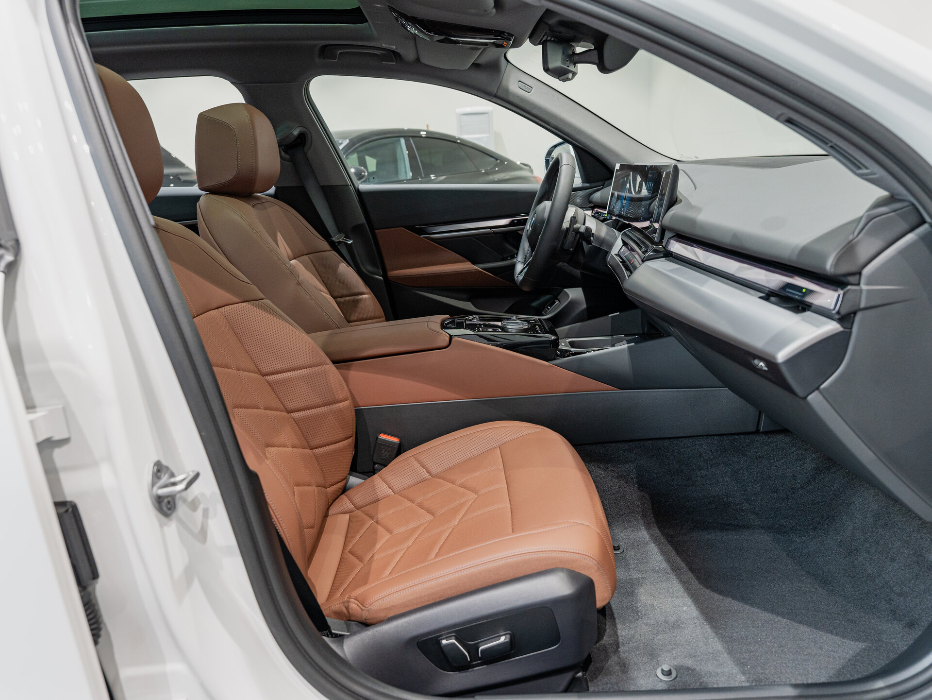 Автомобиль BMW 5 серии 530Li xDrive 2.0 AT (258 л.с.) 4WD - 10