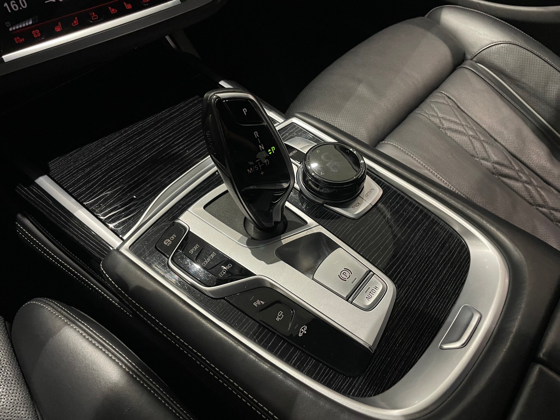 Автомобиль BMW 7 серии 730d xDrive 3.0d AT (249 л.с.) 4WD - 17