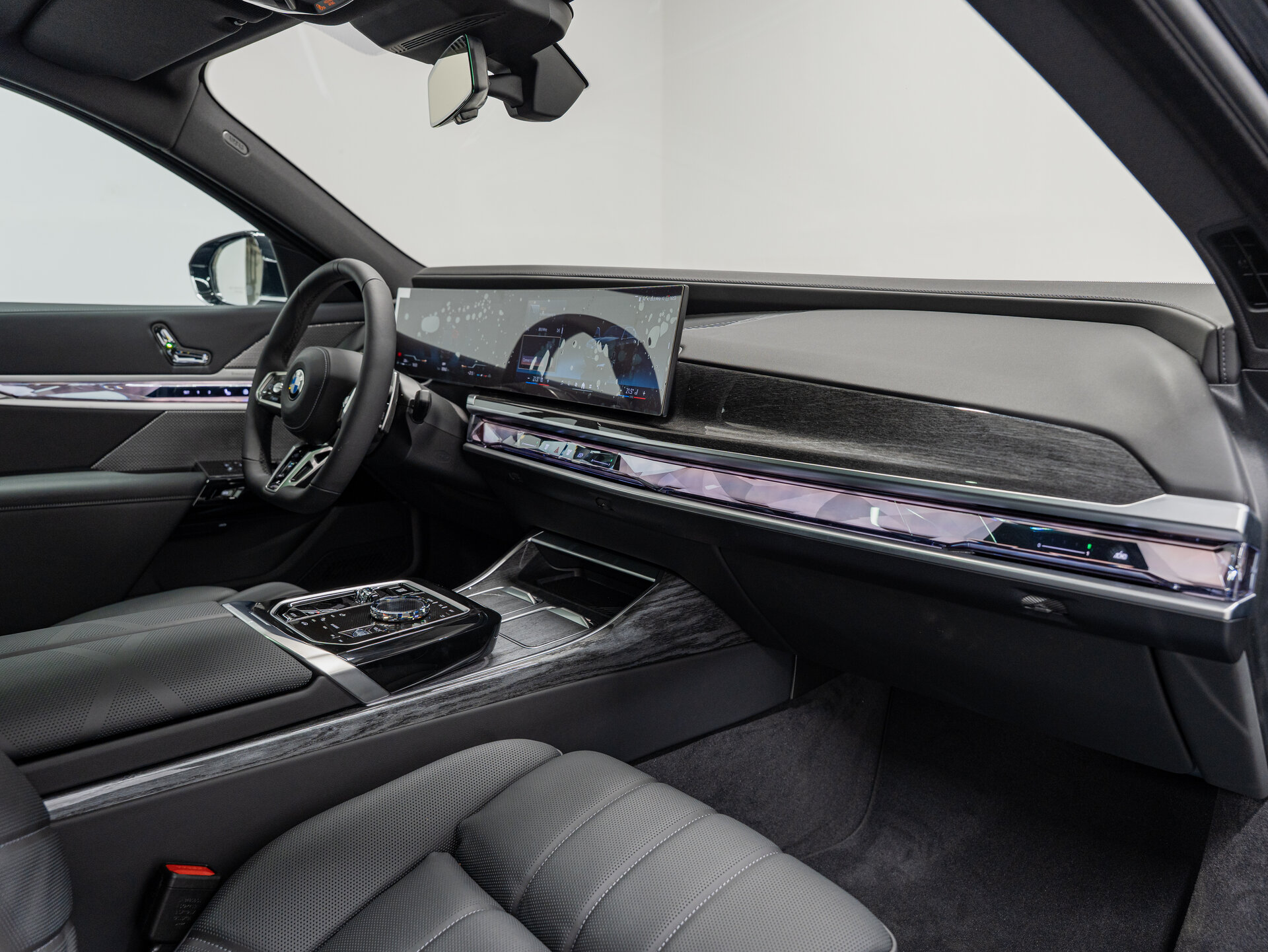 Автомобиль BMW 7 серии 740i xDrive 3.0 AT (380 л.с.) 4WD - 15