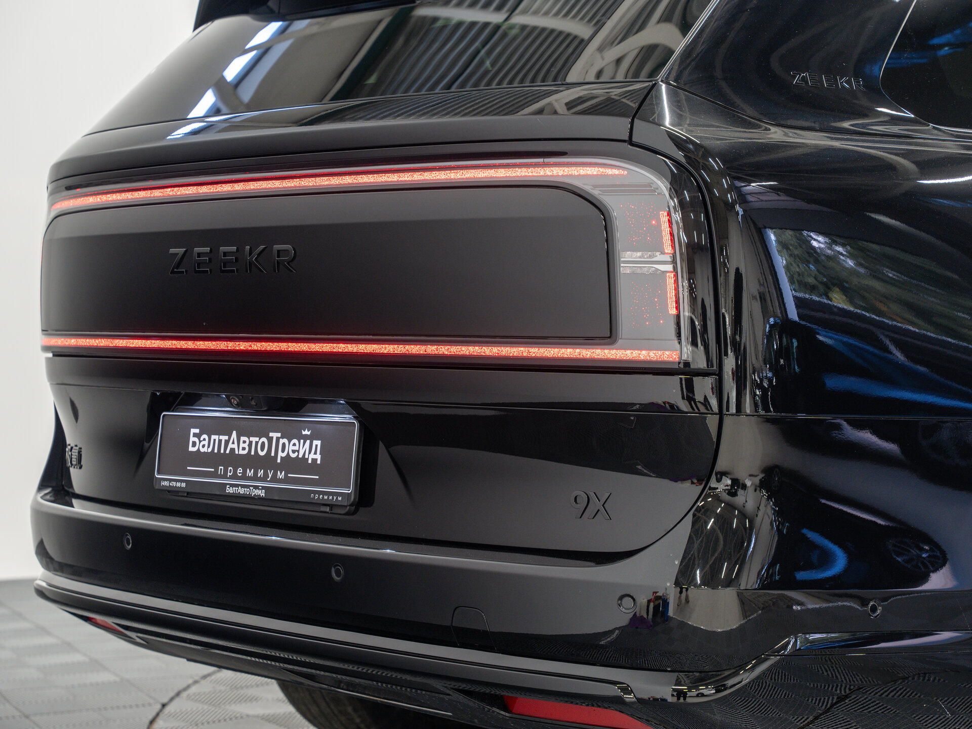Автомобиль Zeekr 9X 55 kWh (до 3.5 т) 2.0hyb AT (898 л.с.) 4WD - 10