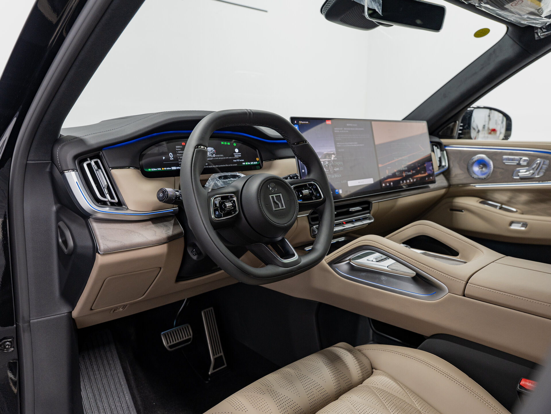 Автомобиль Zeekr 8X 70 kWh 2.0hyb AT (898 л.с.) 4WD - 12