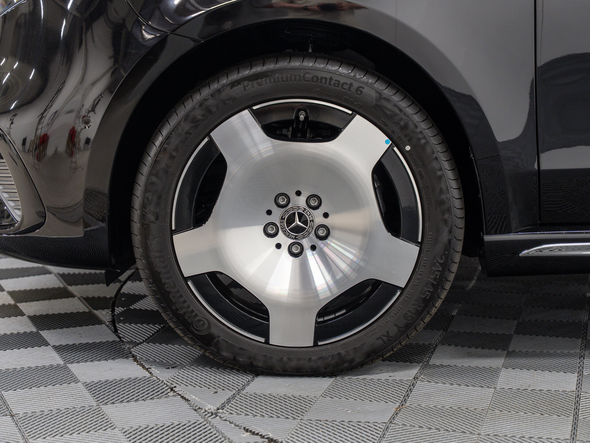 Автомобиль Mercedes-Benz V-Класс 300 d экстра длинный 2.0d AT (237 л.с.) 4WD - 3