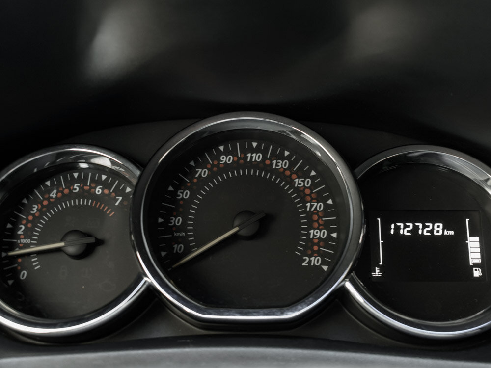 Купить Renault Logan Stepway 1.6 MT (82 л.с.), 2019 в Екатеренбурге