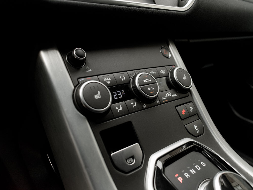 Купить Land Rover Range Rover Evoque 2.0d AT (150 л.с.) 4WD, 2017 в Екатеренбурге