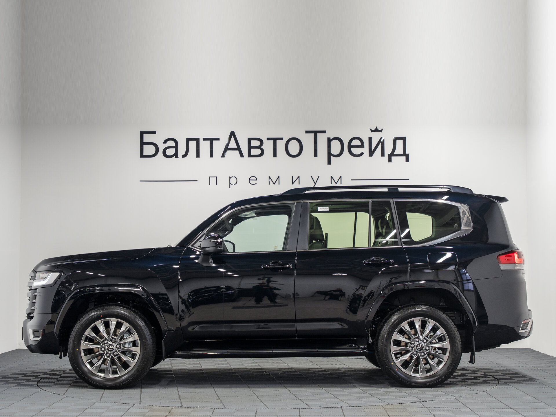 Автомобиль Toyota Land Cruiser 3.4 AT (415 л.с.) 4WD - 11