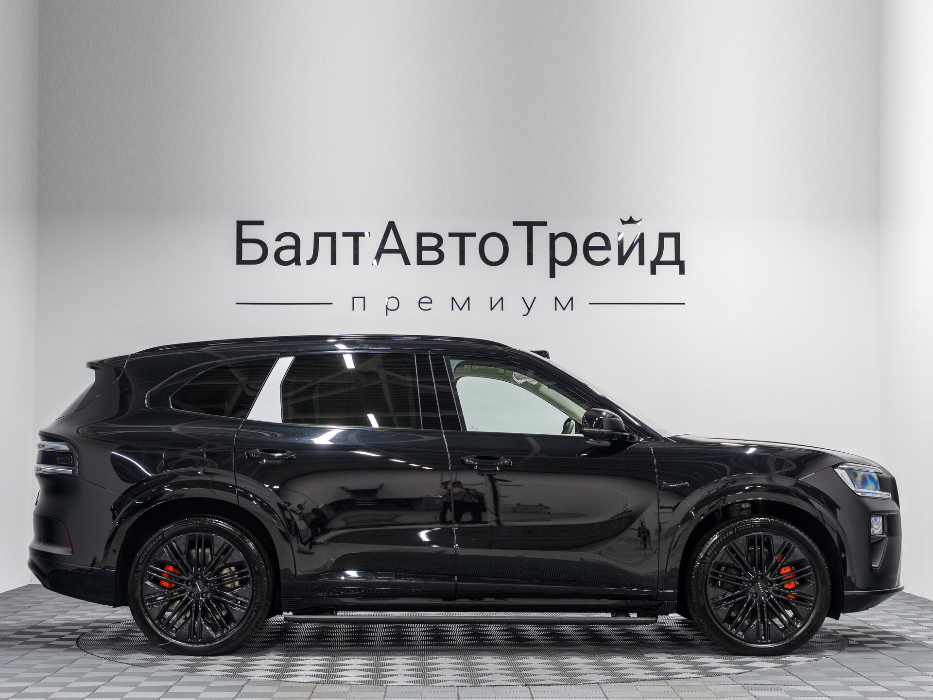 Автомобиль Zeekr 8X 70 kWh 2.0hyb AT (898 л.с.) 4WD - 6