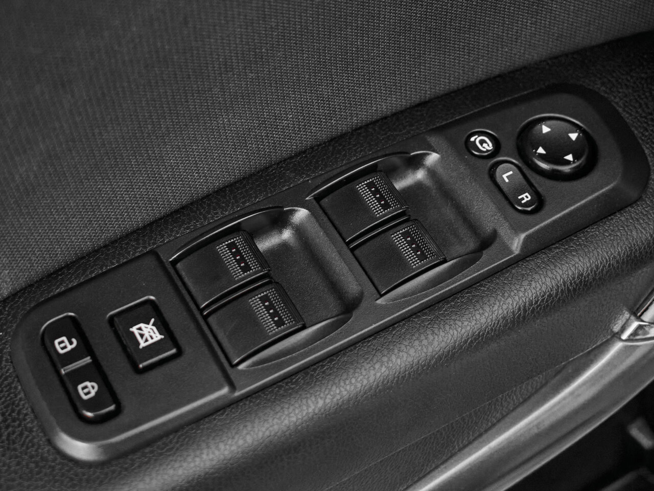 Купить FAW Besturn X80 2.0 AT (142 л.с.), 2017 в Екатеренбурге
