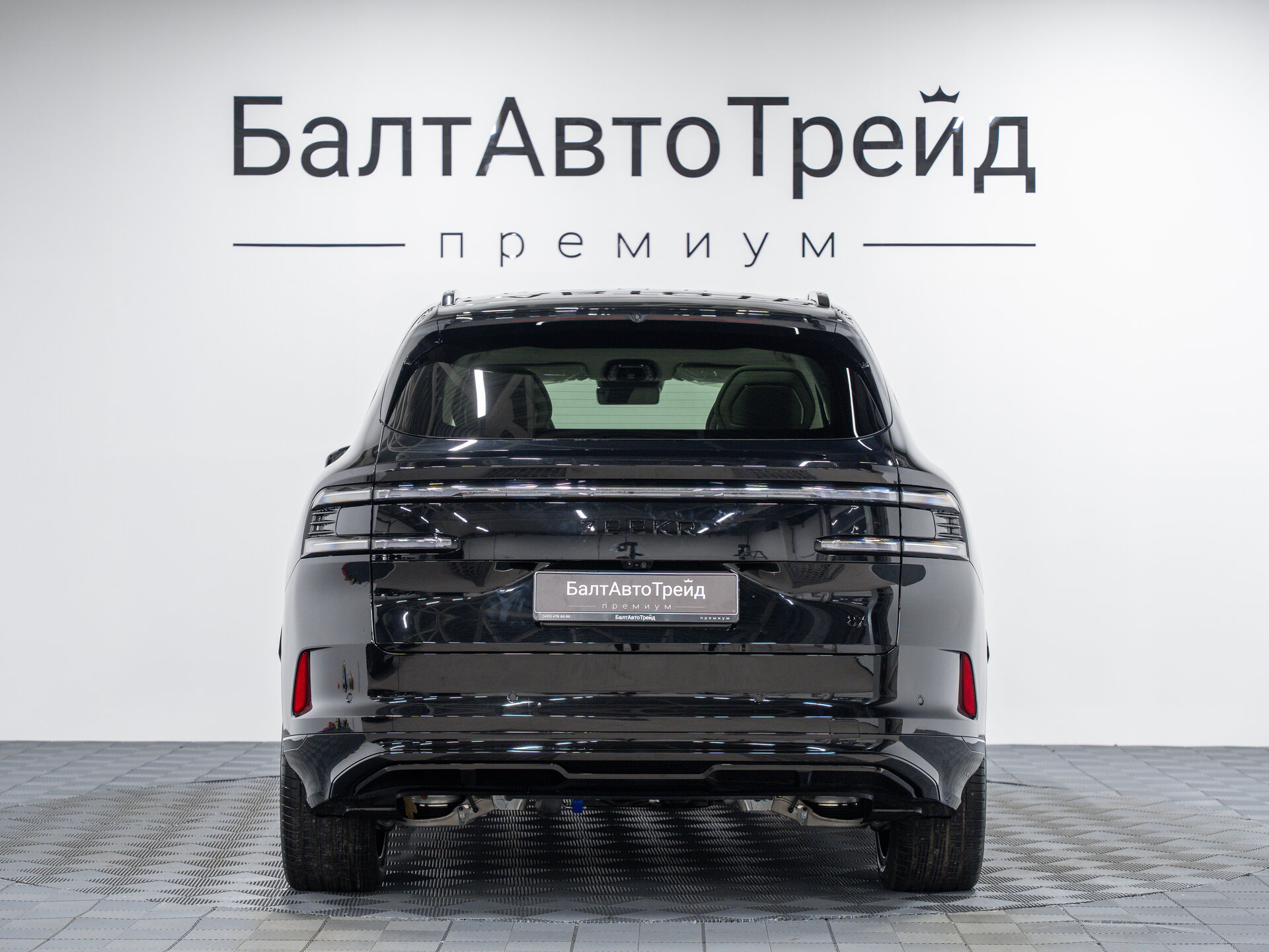 Автомобиль Zeekr 8X 70 kWh 2.0hyb AT (898 л.с.) 4WD - 9