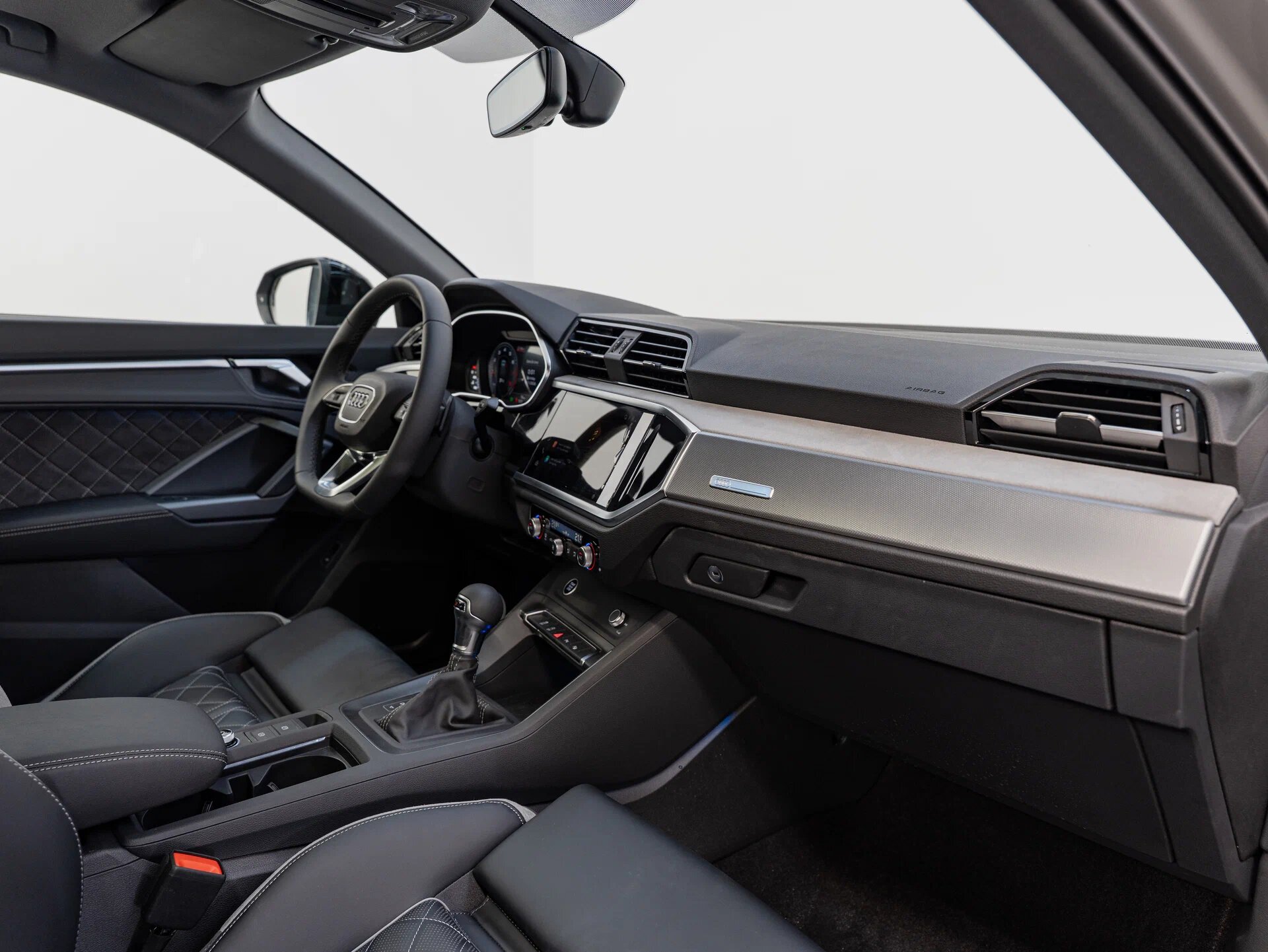Автомобиль Audi Q3 35 TFSI 1.5 AMT (160 л.с.) - 16