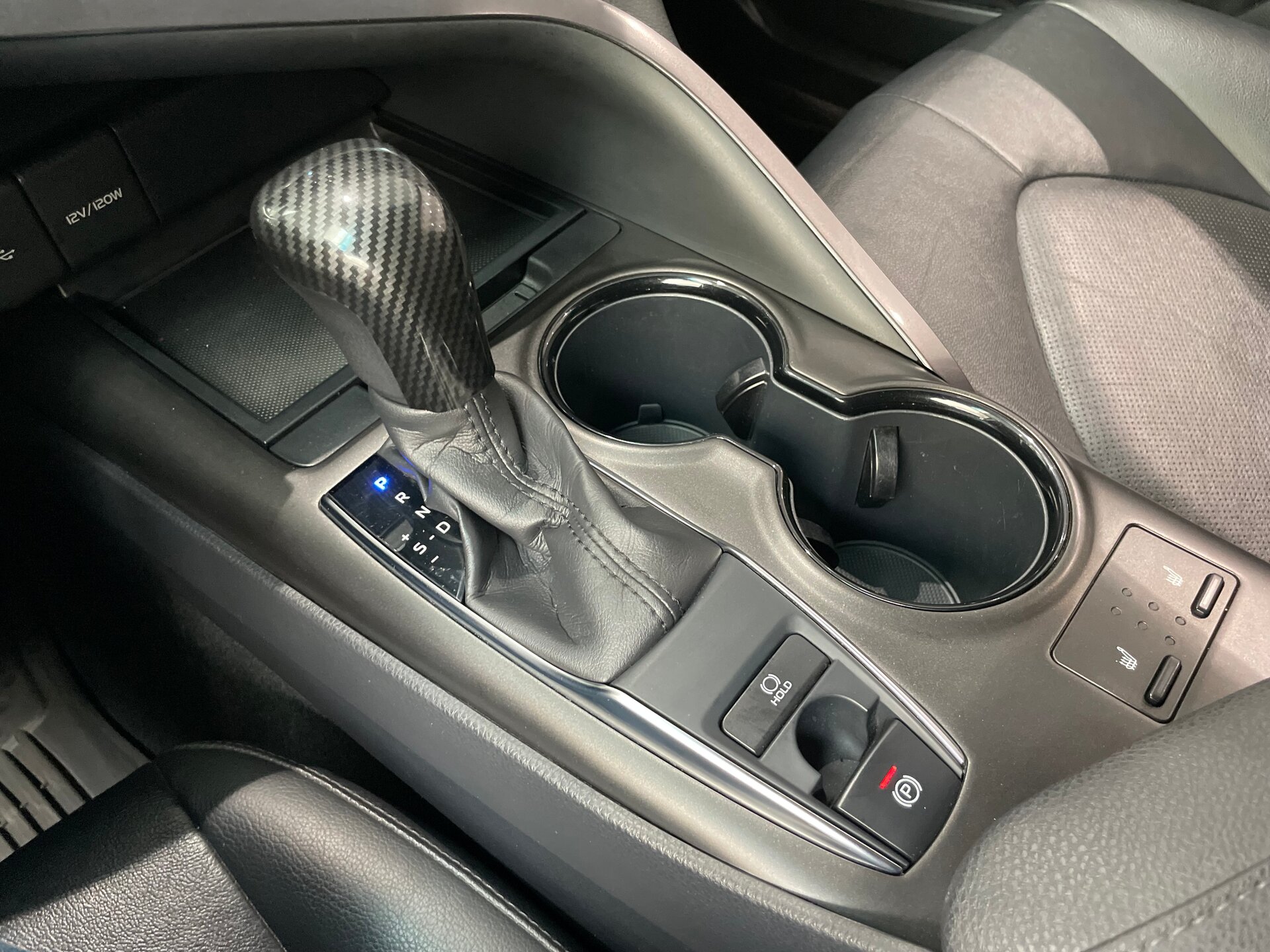 Автомобиль Toyota Camry 2.5 AT (200 л.с.) - 17