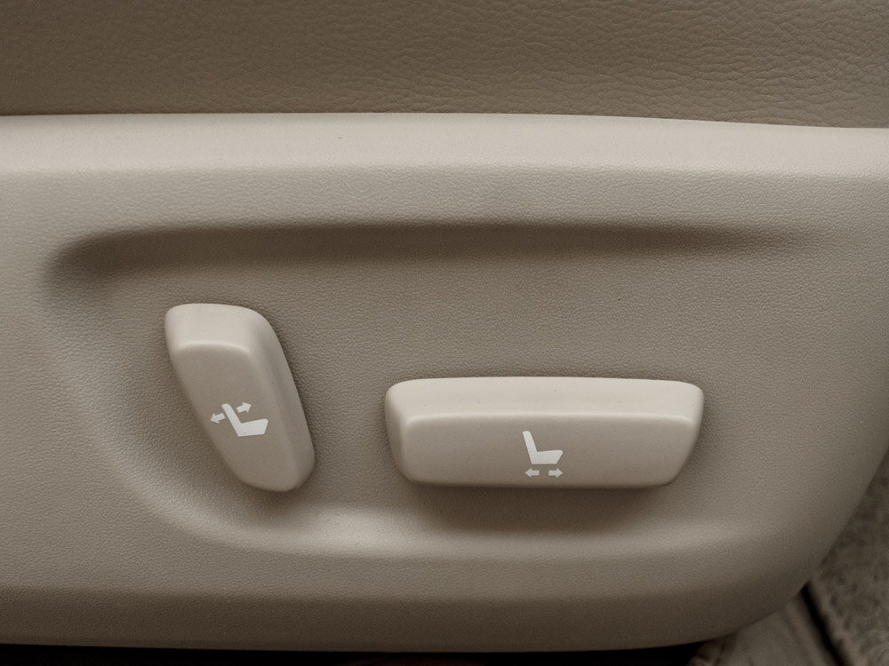 Купить Toyota Camry 2.5 AT (181 л.с.), 2015 в Екатеренбурге