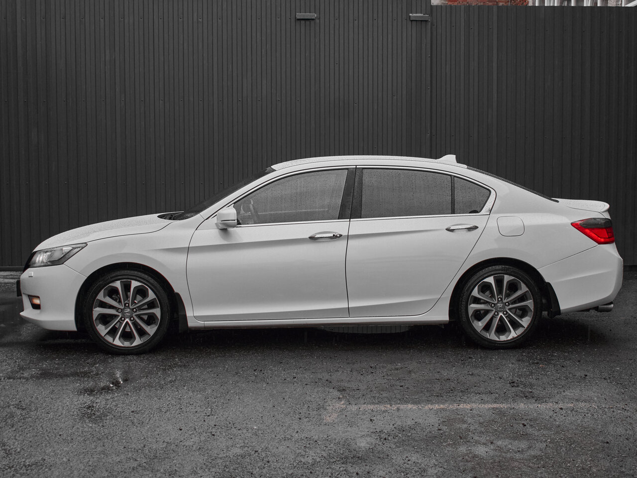 Купить Honda Accord 2.4 AT (180 л.с.), 2013 в Екатеренбурге