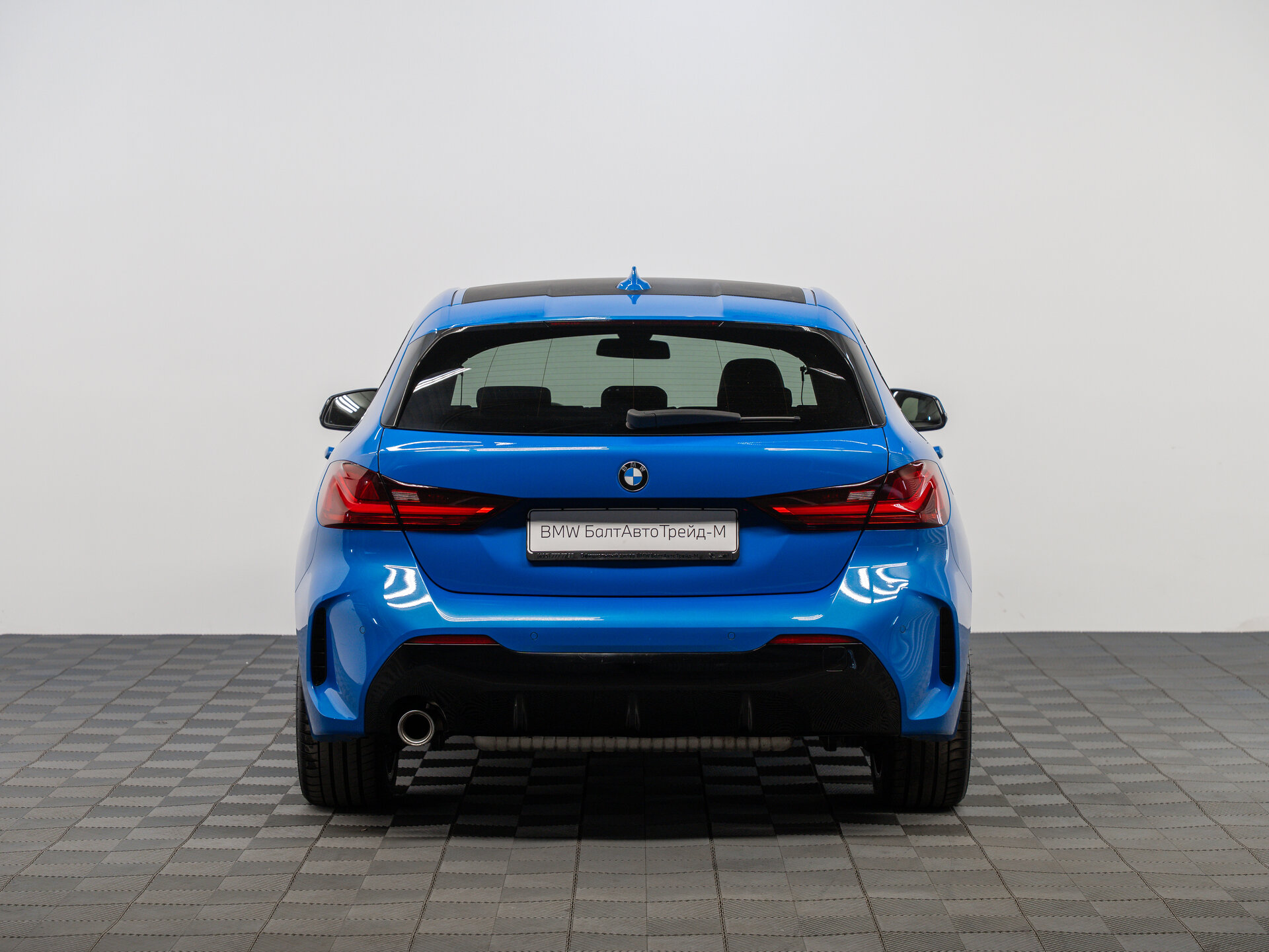 Автомобиль BMW 1 серии 118i 1.5 AMT (140 л.с.) - 6