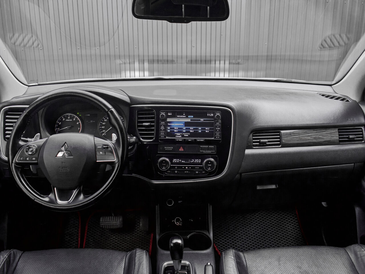 Купить Mitsubishi Outlander 2.4 CVT (167 л.с.) 4WD, 2015 в Екатеренбурге