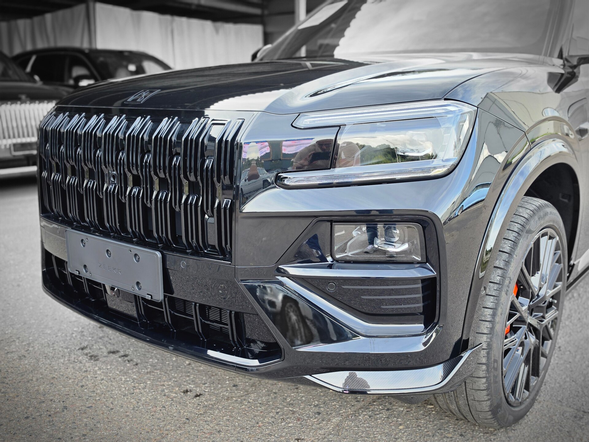 Автомобиль Zeekr 8X Dawn 2.0hyb AT (1401 л.с.) 4WD - 9