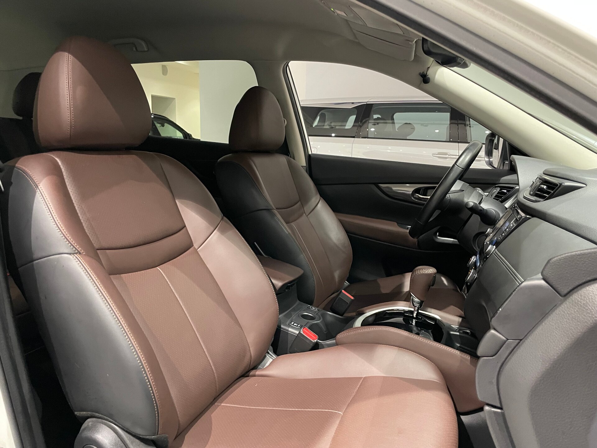 Автомобиль Nissan X-Trail 2.0 CVT (144 л.с.) - 12