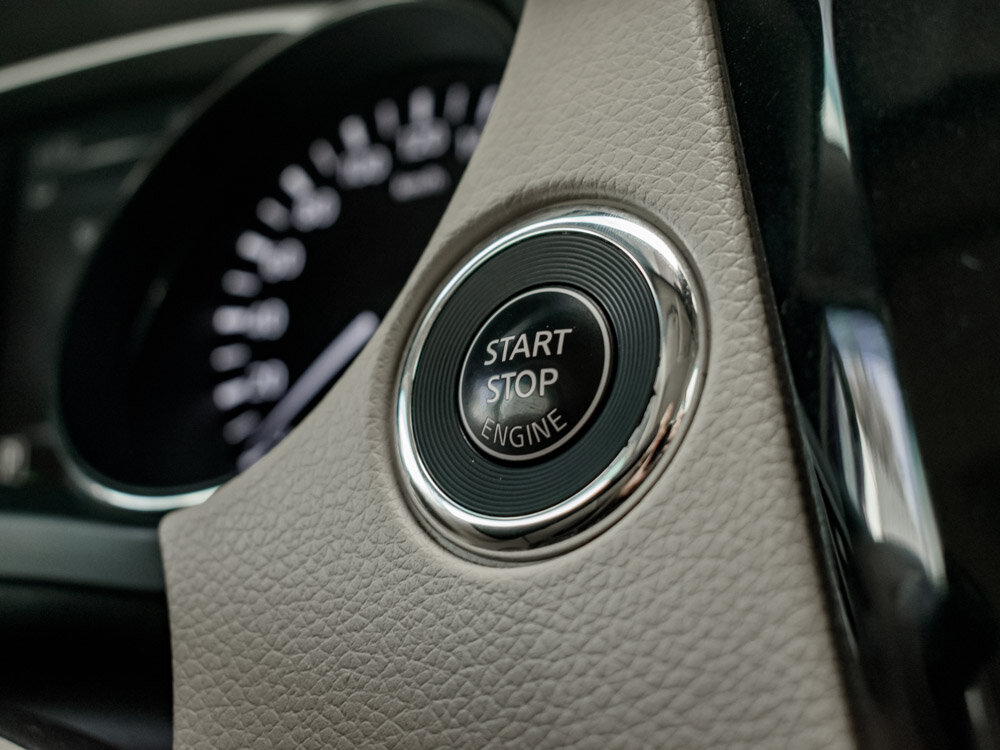 Купить Nissan X-Trail 2.0 CVT (144 л.с.) 4WD, 2015 в Екатеренбурге