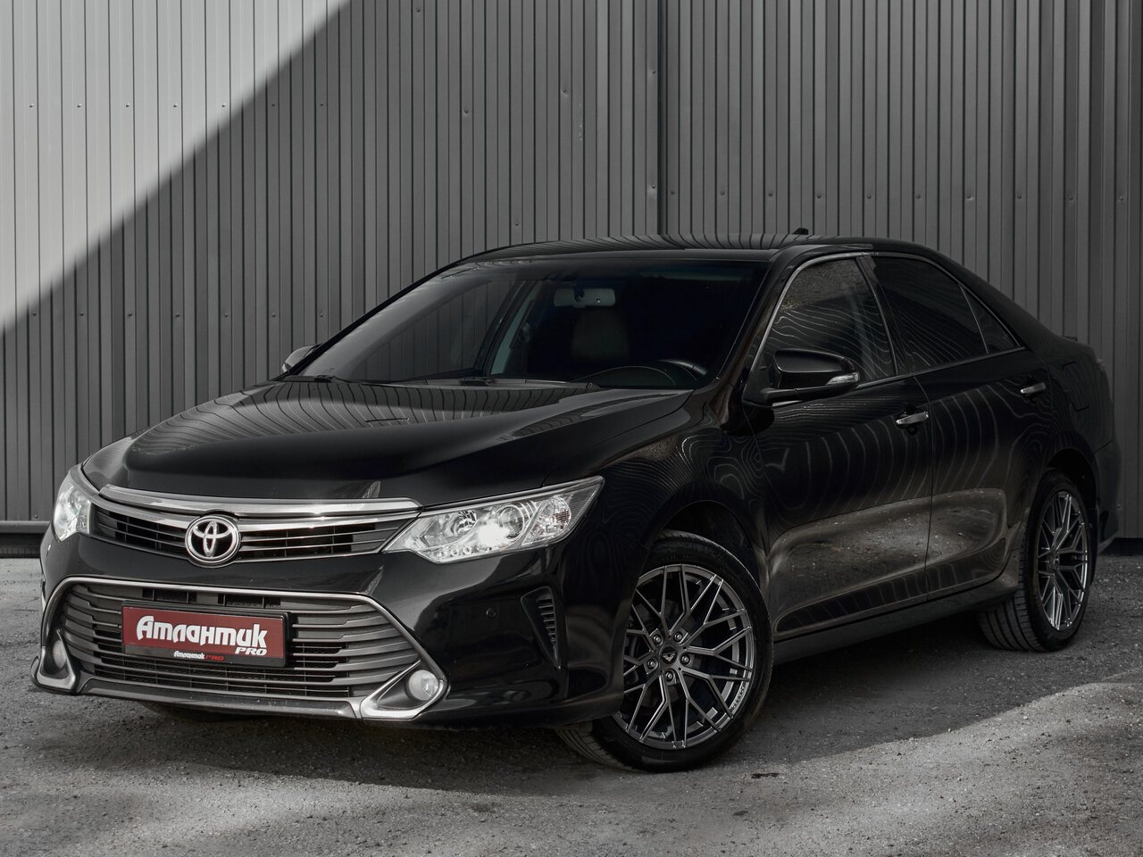 Купить Toyota Camry 2.0 AT (150 л.с.), 2015 в Екатеренбурге