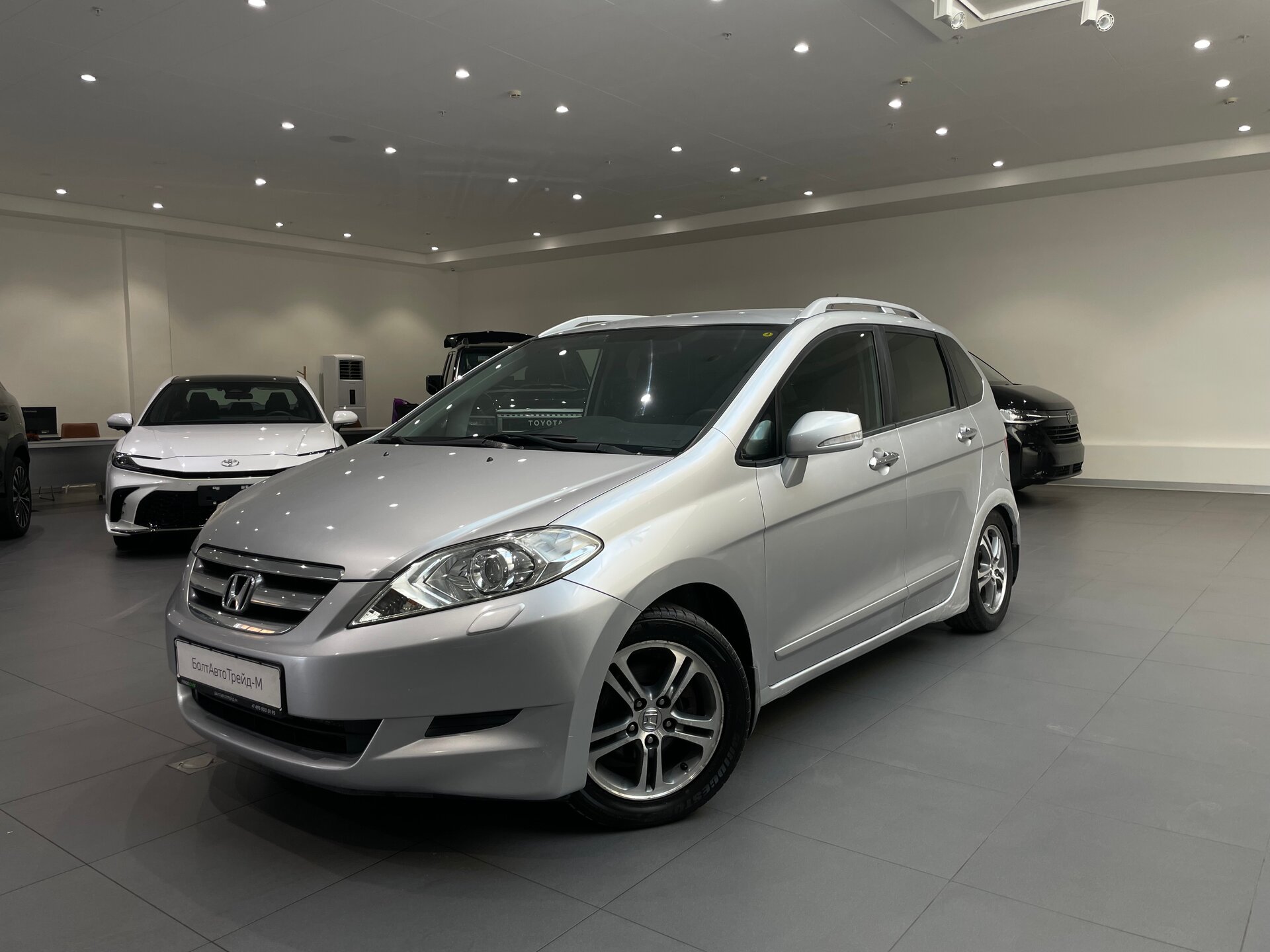 Автомобиль Honda FR-V 2.0 MT (150 л.с.) - 1