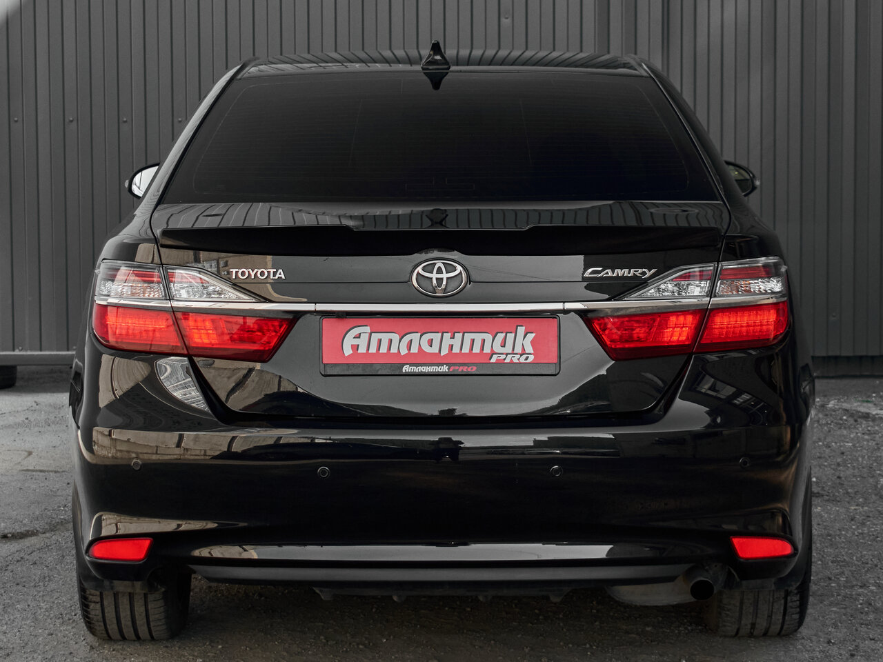 Купить Toyota Camry 2.0 AT (150 л.с.), 2015 в Екатеренбурге