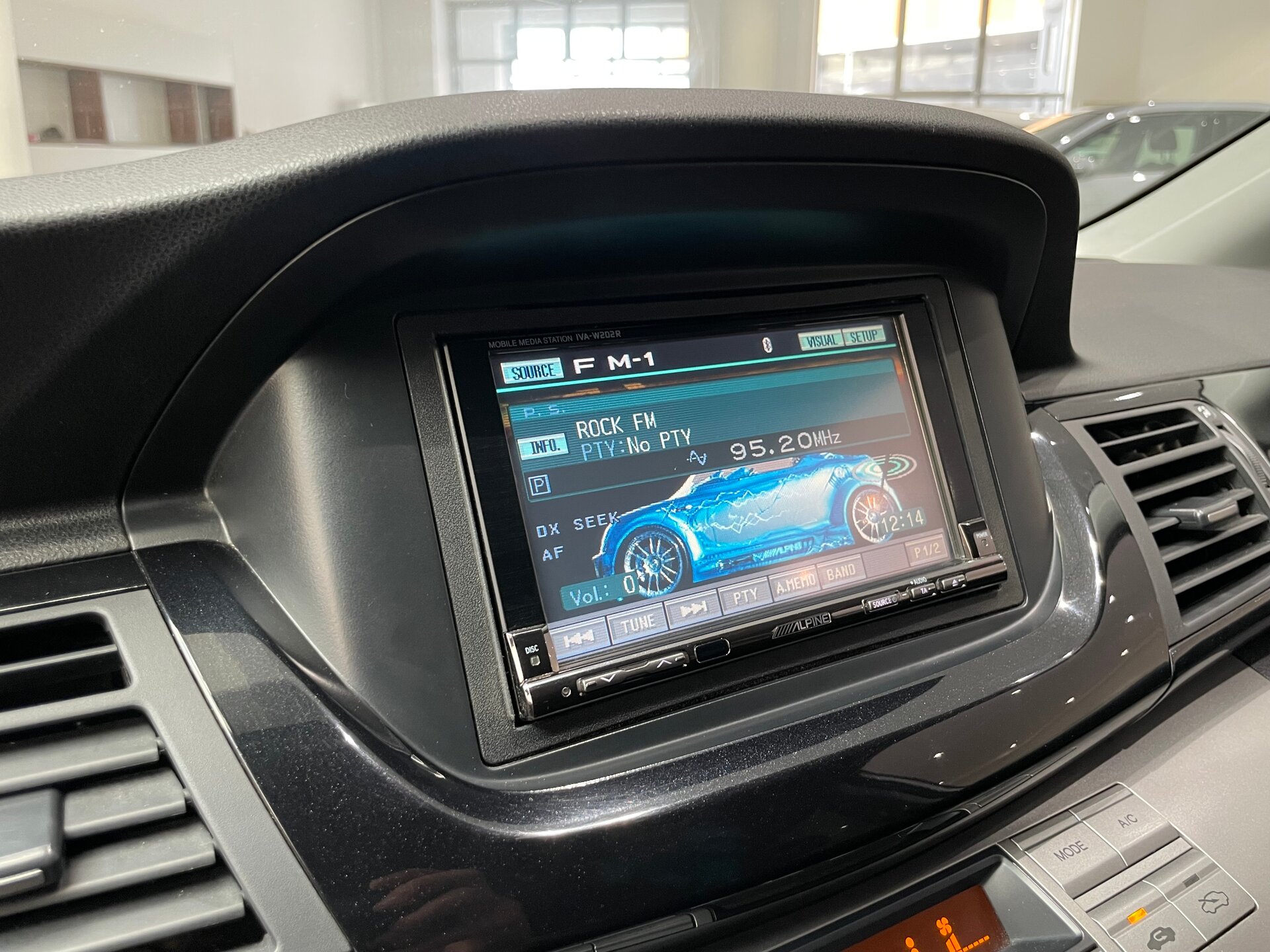Автомобиль Honda FR-V 2.0 MT (150 л.с.) - 19