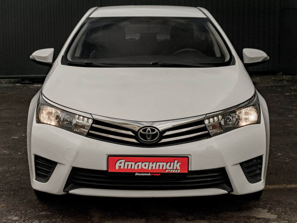 Купить Toyota Corolla 1.6 MT (122 л.с.), 2013 в Екатеренбурге