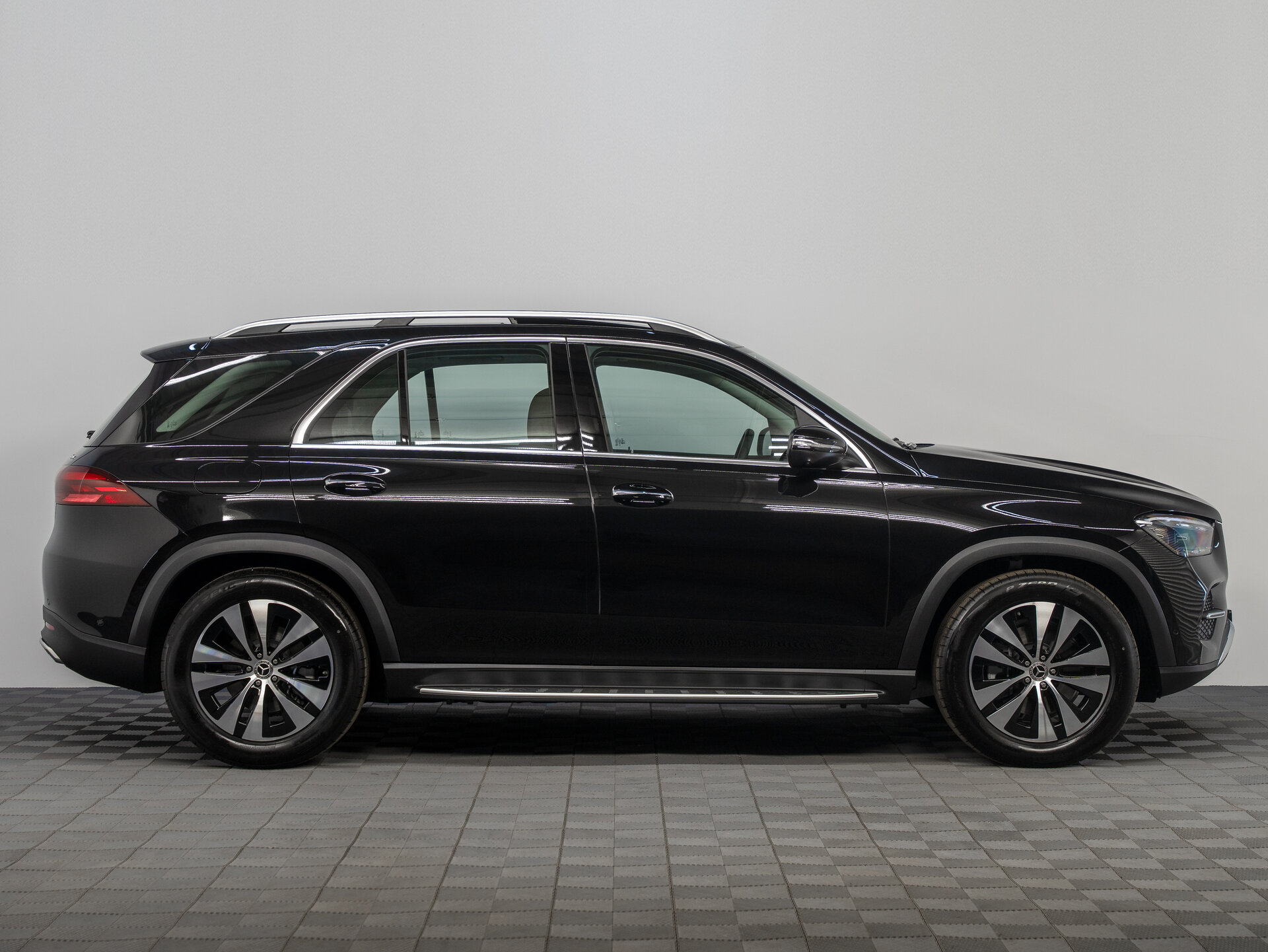 Автомобиль Mercedes-Benz GLE 350 2.0 AT (258 л.с.) 4WD - 4