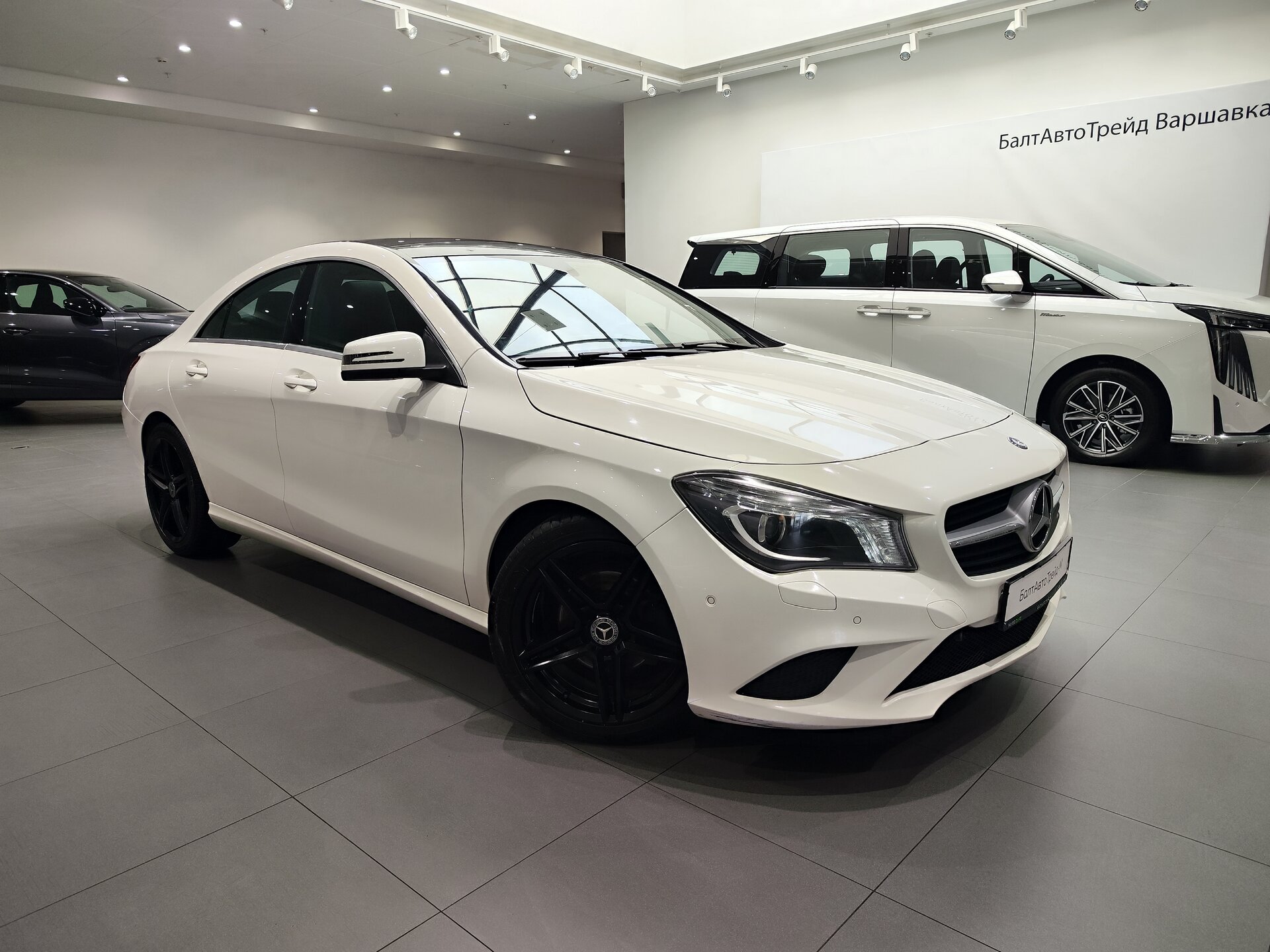 Автомобиль Mercedes-Benz CLA 200 1.6 AMT (156 л.с.) - 3