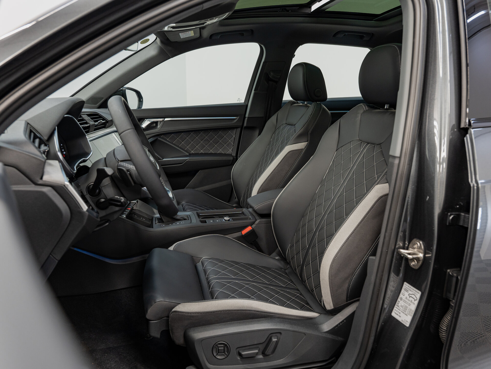 Автомобиль Audi Q3 35 TFSI 1.5 AMT (160 л.с.) - 18