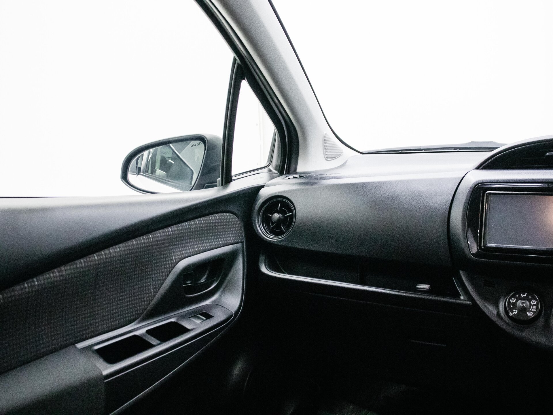Toyota Vitz 2019 12