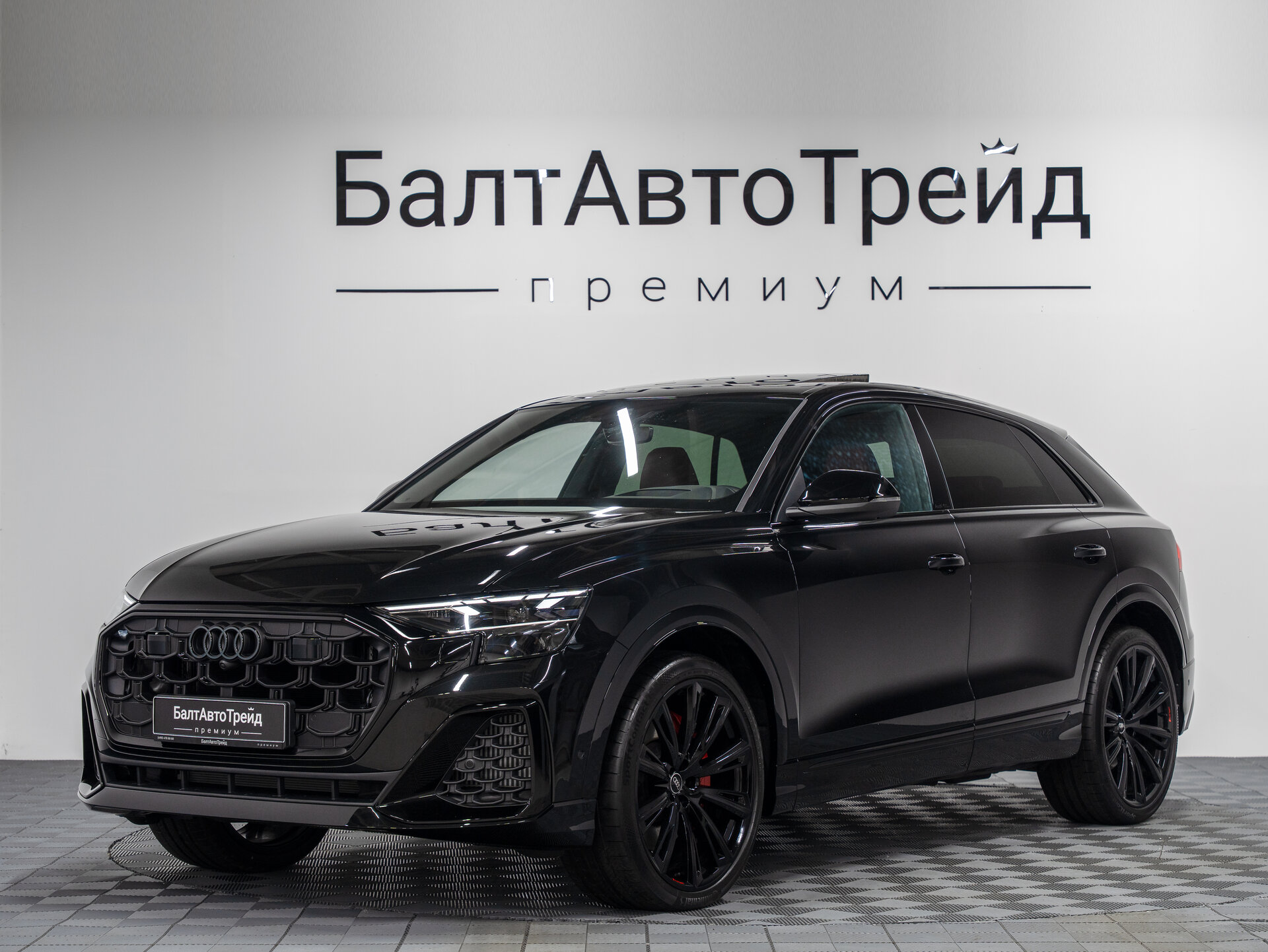 Автомобиль Audi SQ8 4.0 AT (507 л.с.) 4WD - 1