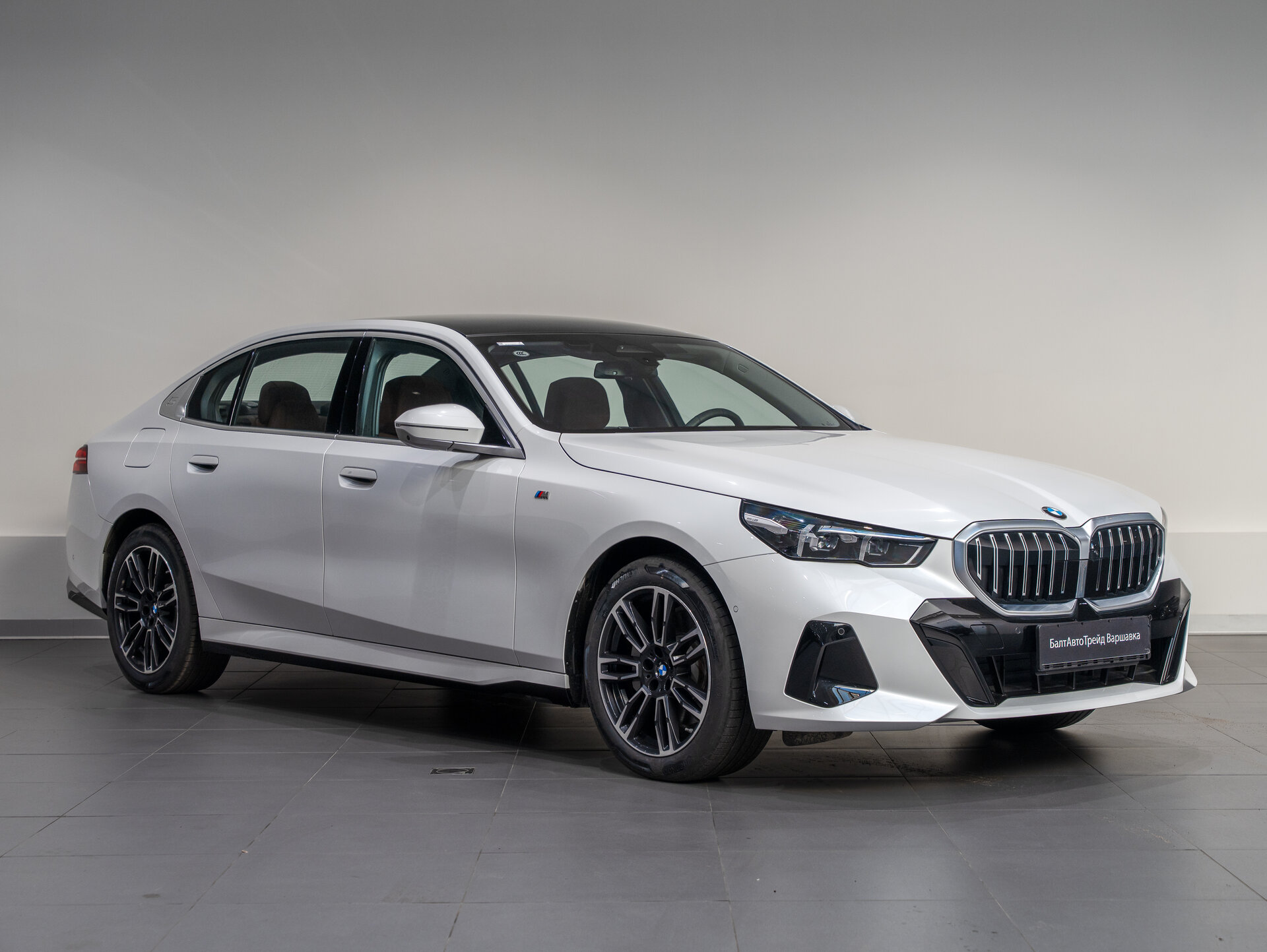 Автомобиль BMW 5 серии 530Li xDrive 2.0 AT (258 л.с.) 4WD - 3