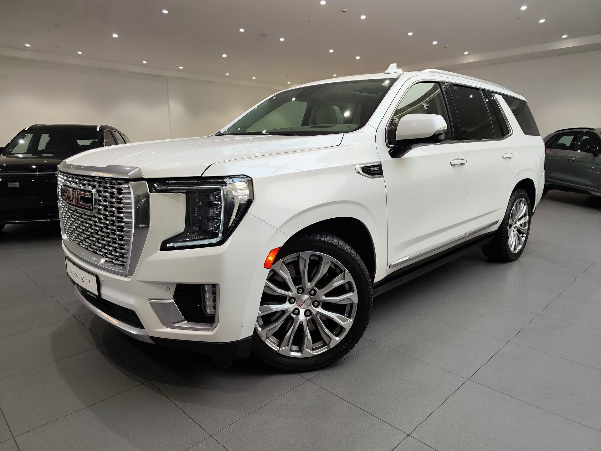 Автомобиль GMC Yukon 6.2 AT (426 л.с.) 4WD - 1