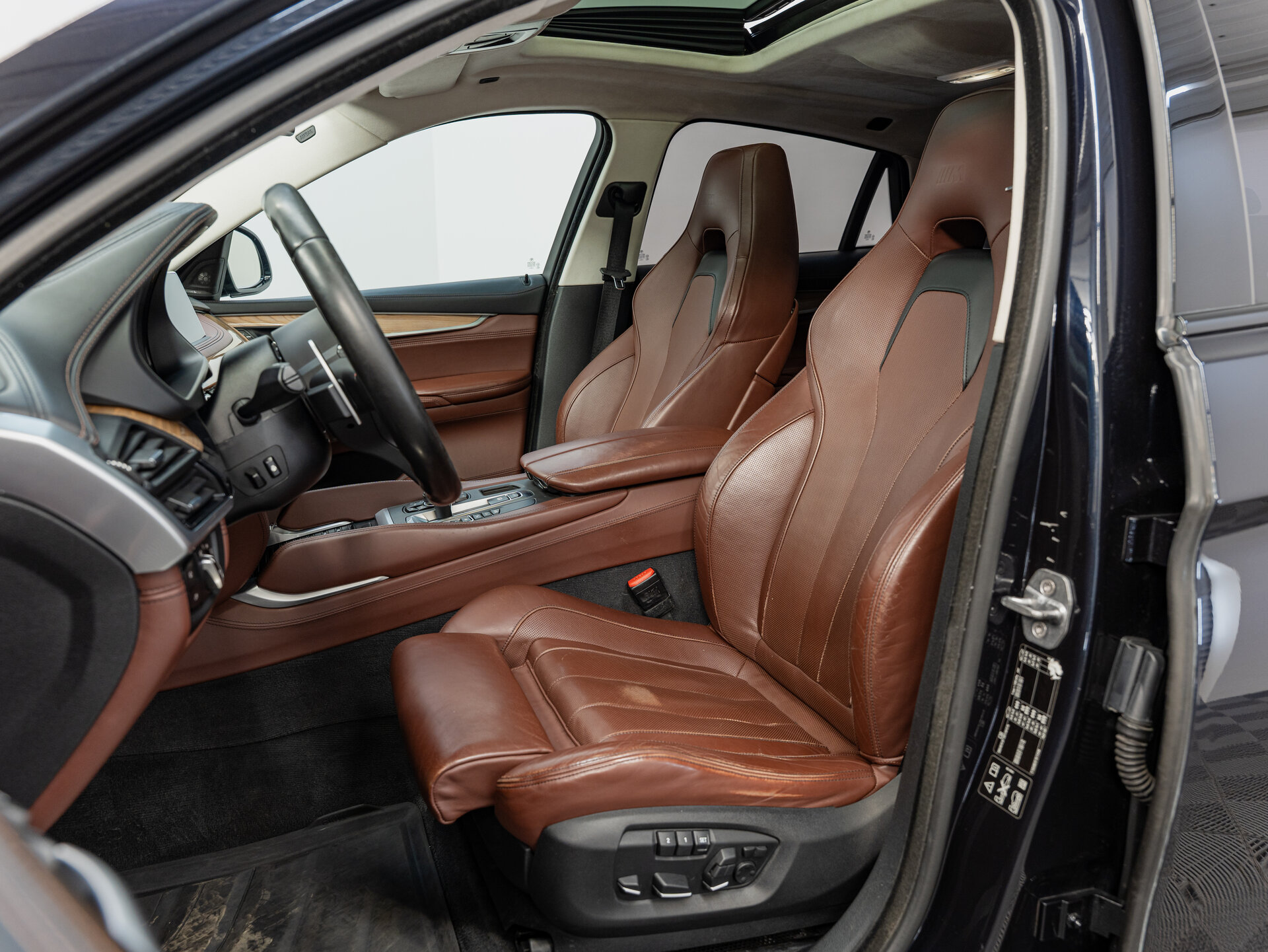 Автомобиль BMW X6 M 4.4 AT (575 л.с.) 4WD - 20