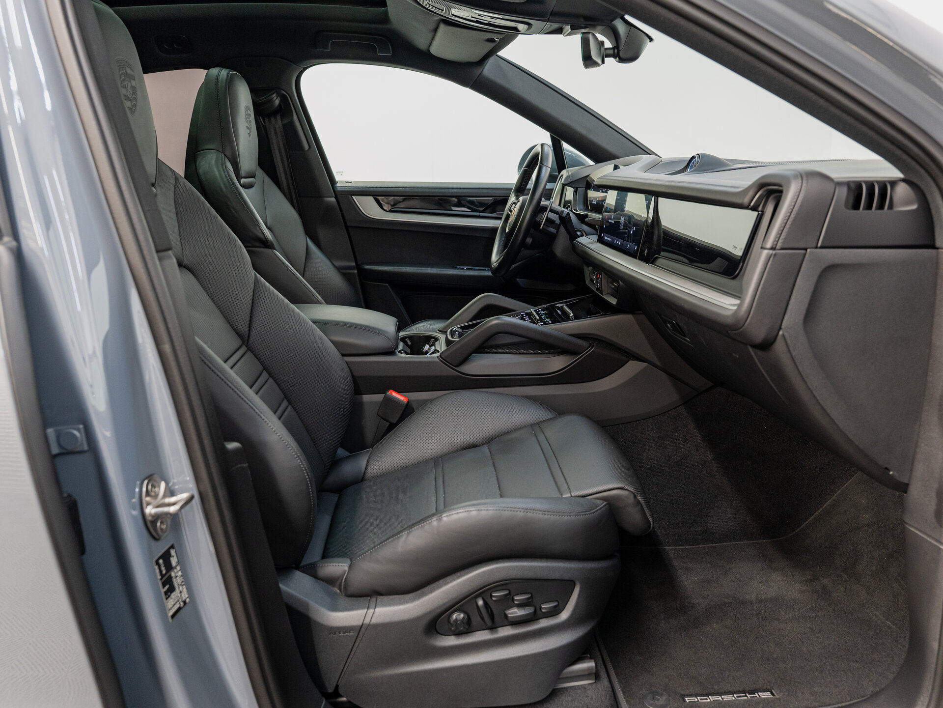 Автомобиль Porsche Cayenne S Coupé 4.0 AT (474 л.с.) 4WD - 16