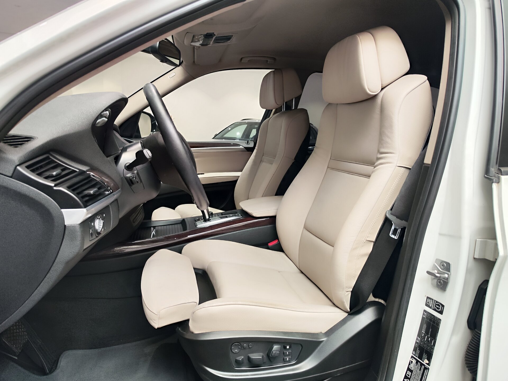 Автомобиль BMW X5 30d 3.0d AT (245 л.с.) 4WD - 8