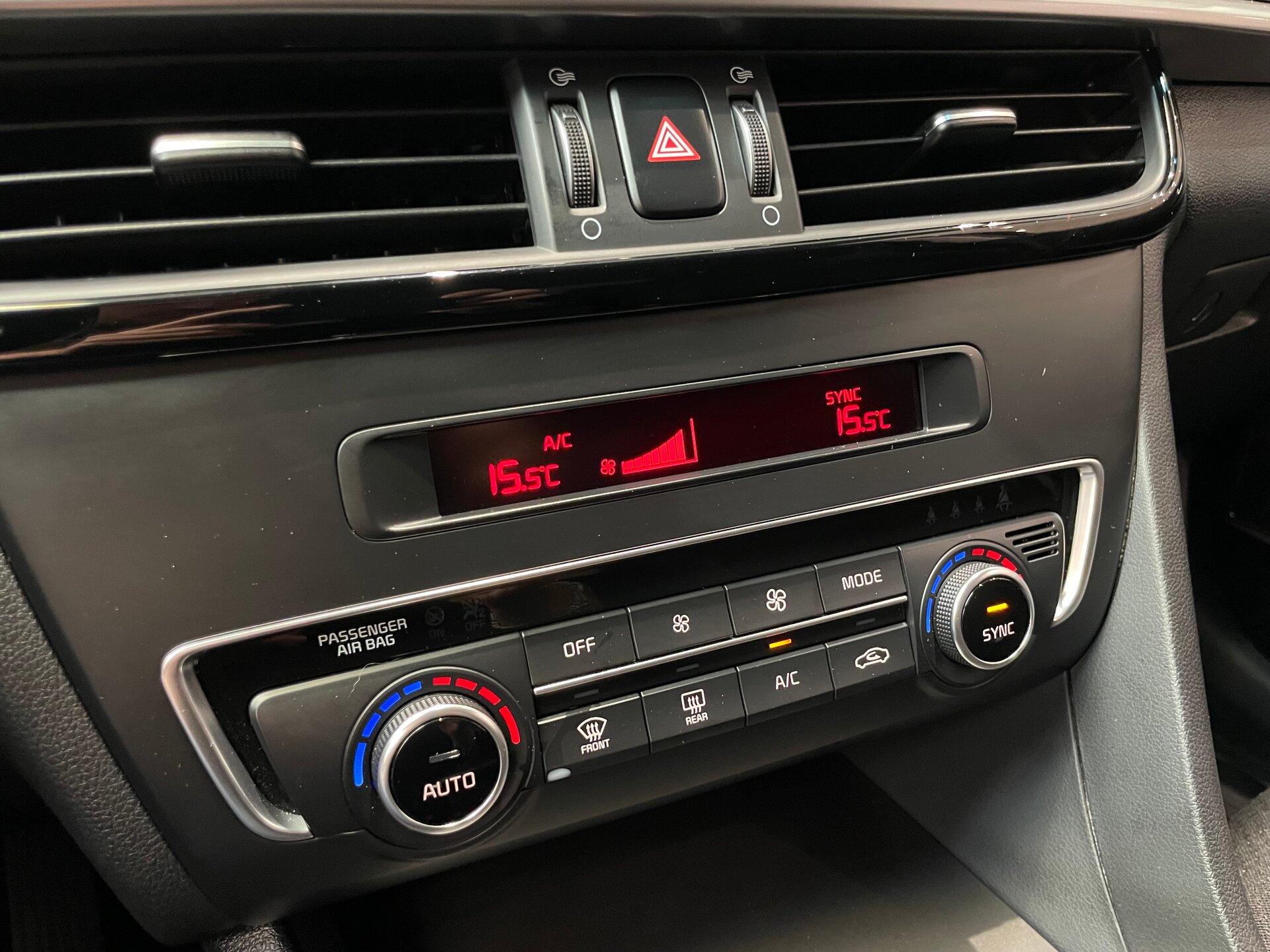 Автомобиль Kia Optima 2.0 AT (150 л.с.) - 18