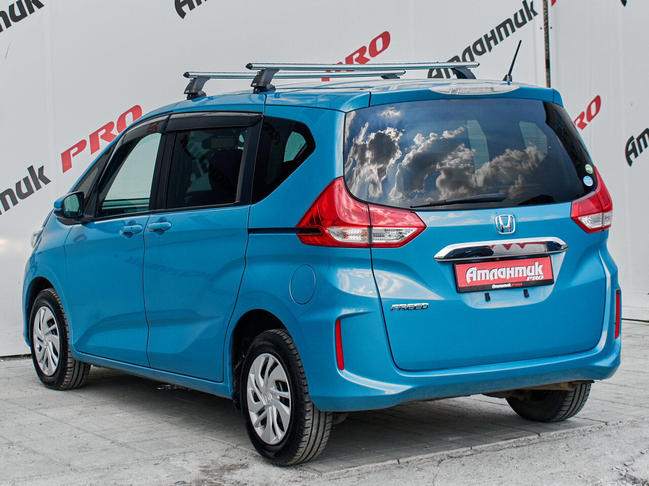 Купить Honda Freed 1.5 CVT (131 л.с.), 2016 в Екатеренбурге